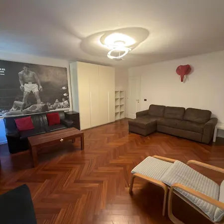 Venetian House - Guglie *