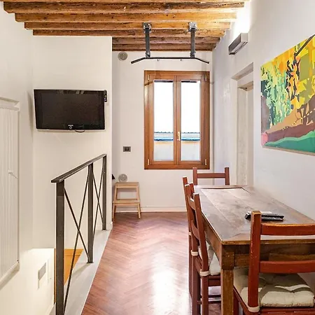 Venetian House - Guglie *